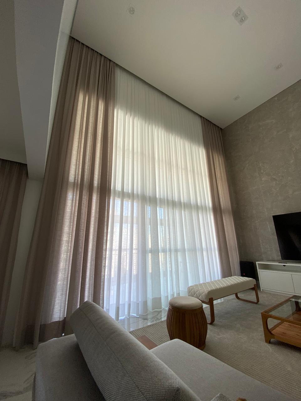 Cortinas instaladas em residência